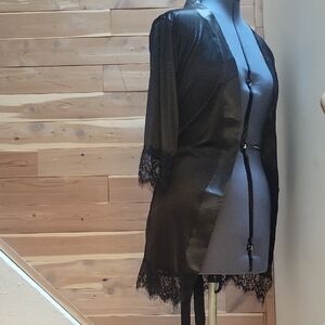 Elegant Black Lace Trim Robe